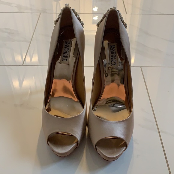 Badgley Mischka Kiara Crystal Back Open Toe Pump size 9 - Picture 3 of 6